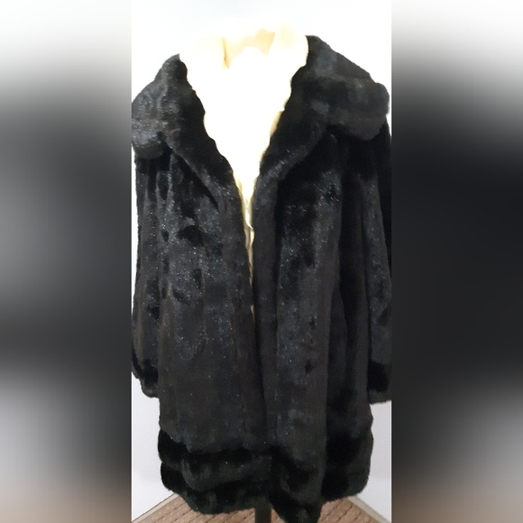 Upper Deck Vintage Faux Fur Coat - Picture 2 of 7